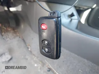 2010 Toyota Prius II z VIN JTDKN3DU4A0066285, wystawiony jako IAAI lot #42170292 z przebiegiem 227 600 mil mil oraz . Historia ofert i sprzedaży dostępna na DreamBid. Obrazek 11.