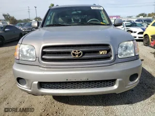 2001 Toyota Sequoia SR5 with VIN 5TDZT34A71S043137, listed as a Copart auction lot 47221885 with 101,156 mi miles and Salvage Title. Bid and sale history available at carsss.com. Image 5.