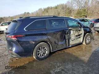 2021 Toyota Sienna XLE with VIN 5TDJSKFC0MS010512, listed as a Copart auction lot 45973985 with 86,234 mi miles and Salvage Title. Bid and sale history available at carsss.com. Image 3.
