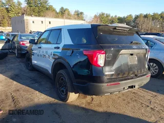 2022 Ford Police Interceptor Utility z VIN 1FM5K8AW6NNA11771, wystawiony jako IAAI lot #41888447 z przebiegiem 59 437 mil mil oraz . Historia ofert i sprzedaży dostępna na DreamBid. Obrazek 14.
