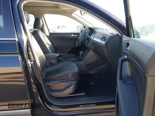 2021 Volkswagen Tiguan SE z VIN 3VV3B7AX0MM080853, wystawiony jako IAAI lot #42406539 z przebiegiem 73 295 mil mil oraz . Historia ofert i sprzedaży dostępna na DreamBid. Obrazek 5.