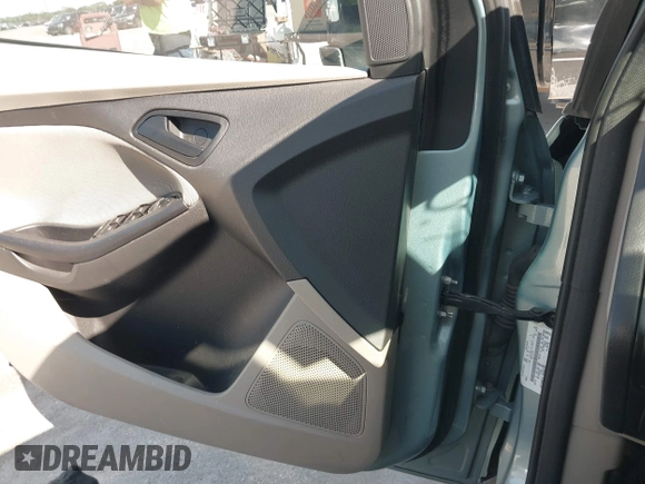 2012 Ford Focus SE with VIN 1FAHP3F20CL356322, listed as a IAAI auction lot 42088397 with 130,600 mi miles. Bid and sale history available at carsss.com. Image 6.