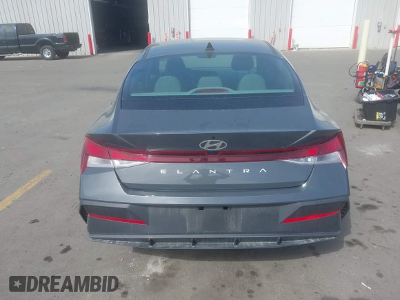 2024 Hyundai Elantra SE with VIN KMHLL4DG4RU723919, listed as a IAAI auction lot 42023857 with 8,978 mi miles and . Bid and sale history available at DreamBid. Image 17.