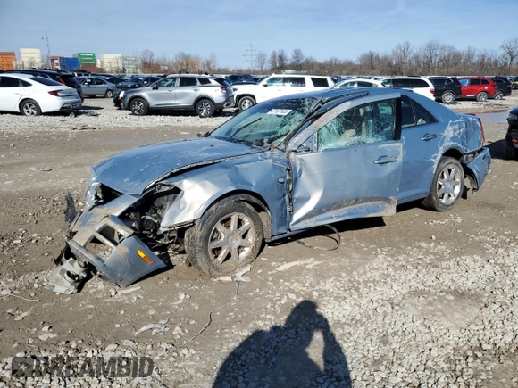 2007 Cadillac STS z VIN 1G6DW677270181170, wystawiony jako Copart lot #47137165 z przebiegiem Nie podano mil oraz Szkoda całkowita • Salvage title. Historia ofert i sprzedaży dostępna na DreamBid. Obrazek 1.