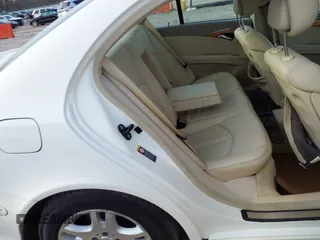 2006 Mercedes-Benz E 320 CDI with VIN WDBUF26J36A953184, listed as a IAAI auction lot 41520084 with 294,843 mi miles and . Bid and sale history available at DreamBid. Image 8.