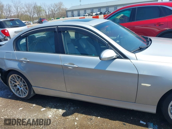 2006 BMW 3 Series 325i z VIN WBAVB13556PT00062, wystawiony jako IAAI lot #41912808 z przebiegiem 190 885 mil mil oraz . Historia ofert i sprzedaży dostępna na DreamBid. Obrazek 13.