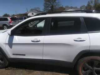 2021 Jeep Cherokee Altitude с VIN 1C4PJMLB2MD228158, выставлен на аукционе IAAI как лот 41936009 с пробегом 53 106 миль миль и . История ставок и продаж доступна на DreamBid. Изображение 14.