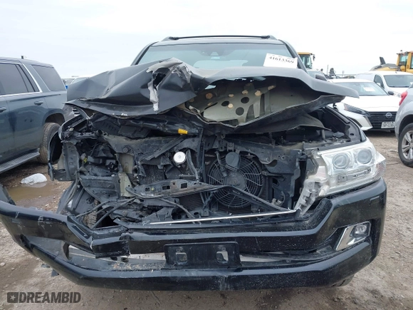 2016 Toyota Land Cruiser with VIN JTMCY7AJ6G4038101, listed as a IAAI auction lot 41613369 with 151,593 mi miles. Bid and sale history available at carsss.com. Image 6.