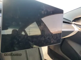 2023 Tesla Model 3 z VIN 5YJ3E1EA6PF649934, wystawiony jako Copart lot #47597395 z przebiegiem Nie podano mil oraz Szkoda całkowita • Salvage title. Historia ofert i sprzedaży dostępna na DreamBid. Obrazek 9.