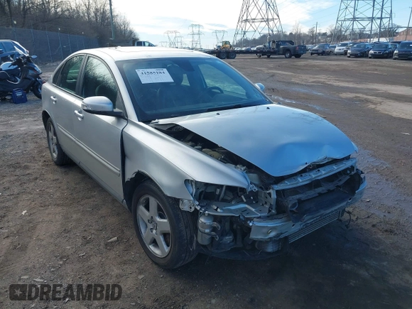 2007 Volvo S40 2.5L Turbo with VIN YV1MH682872286398, listed as a IAAI auction lot 41585184 with 71,494 mi miles. Bid and sale history available at carsss.com. Image 17.