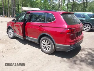 2018 Volkswagen Tiguan SEL with VIN 3VV3B7AX6JM073546, listed as a IAAI auction lot 42439602 with 97,109 mi miles and . Bid and sale history available at DreamBid. Image 3.