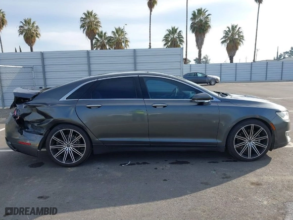 2017 Lincoln MKZ Select with VIN 3LN6L5CC8HR629422, listed as a IAAI auction lot 41566066 with 95,588 mi miles. Bid and sale history available at carsss.com. Image 13.
