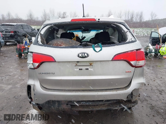 2015 Kia Sorento LX with VIN 5XYKT4A65FG595831, listed as a IAAI auction lot 42032576 with 160,000 mi miles and . Bid and sale history available at carsss.com. Image 16.