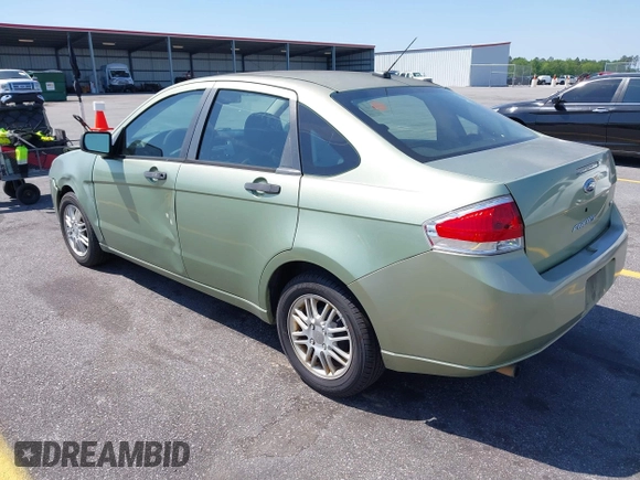 2008 Ford Focus SE with VIN 1FAHP35N98W252459, listed as a IAAI auction lot 42020107 with 173,210 mi miles. Bid and sale history available at carsss.com. Image 3.