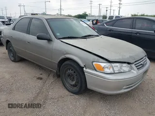 2000 Toyota Camry CE z VIN JT2BG22K9Y0458526, wystawiony jako IAAI lot #42289402 z przebiegiem 269 596 mil mil oraz . Historia ofert i sprzedaży dostępna na DreamBid. Obrazek 1.