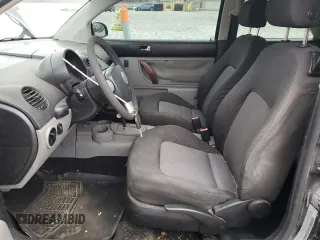 2005 Volkswagen New Beetle Coupe GL with VIN 3VWBK31C65M415399, listed as a Copart auction lot 81258974 with 182,918 mi miles and Salvage Title. Bid and sale history available at carsss.com. Image 7.