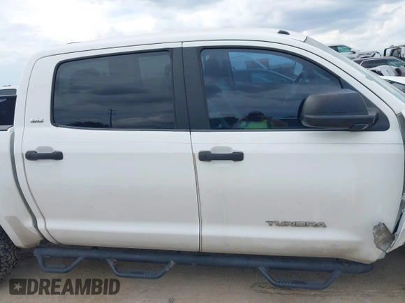 2012 Toyota Tundra 4WD Truck with VIN 5TFDW5F19CX250264, listed as a IAAI auction lot 40190175 with 267,549 mi miles. Bid and sale history available at carsss.com. Image 14.