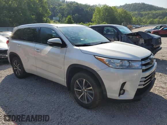 2018 Toyota Highlander SE with VIN 5TDJZRFH5JS536369, listed as a Copart auction lot 61564955 with 130,185 mi miles and Salvage title. Bid and sale history available at DreamBid. Image 4.