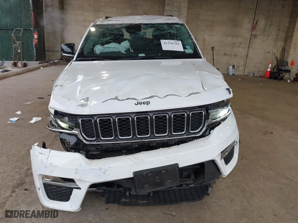 2023 Jeep Grand Cherokee Limited with VIN 1C4RJHBG7PC517396, listed as a IAAI auction lot 41250784 with 39,170 mi miles. Bid and sale history available at carsss.com. Image 6.