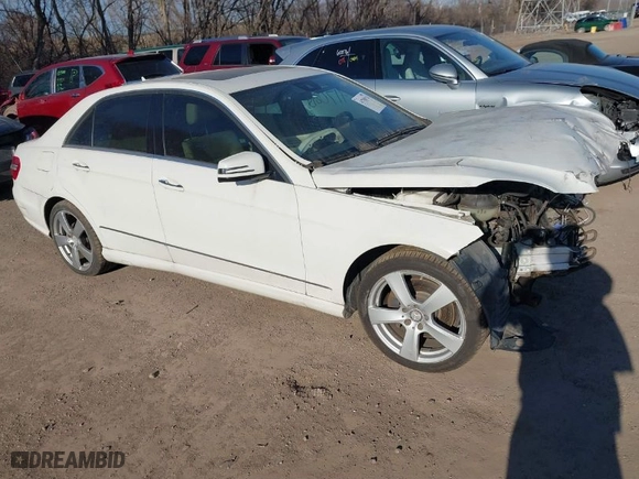 2010 Mercedes-Benz E-Class E 350 Luxury with VIN WDDHF8HB7AA111622, listed as a IAAI auction lot 41708136 with 166,708 mi miles. Bid and sale history available at carsss.com. Image 1.