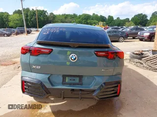 2025 BMW X2 xDrive28i z VIN WBX63GM01S5075478, wystawiony jako IAAI lot #41919737 z przebiegiem 219 mil mil oraz . Historia ofert i sprzedaży dostępna na DreamBid. Obrazek 16.