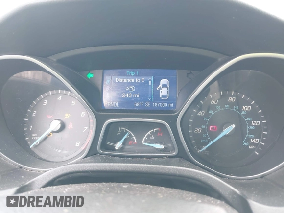 2013 Ford Focus SE z VIN 1FADP3F29DL125404, wystawiony jako IAAI lot #41957990 z przebiegiem 187 000 mil mil oraz . Historia ofert i sprzedaży dostępna na DreamBid. Obrazek 7.