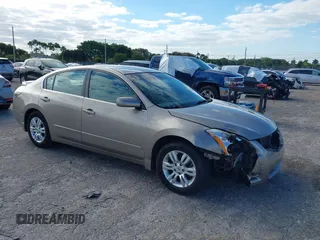 2012 Nissan Altima 2.5 S with VIN 1N4AL2AP6CN555762, listed as a IAAI auction lot 42028780 with 64,133 mi miles. Bid and sale history available at carsss.com. Image 1.