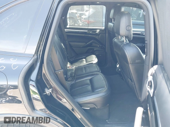2017 Porsche Cayenne S с VIN WP1AB2A24HLA52279, выставлен на аукционе IAAI как лот 42194273 с пробегом 93 738 миль миль и . История ставок и продаж доступна на DreamBid. Изображение 8.