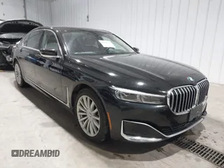 2021 BMW 7 Series 740i xDrive z VIN WBA7T4C09MCE67463, wystawiony jako IAAI lot #41523479 z przebiegiem 60 866 mil mil oraz . Historia ofert i sprzedaży dostępna na DreamBid. Obrazek 1.