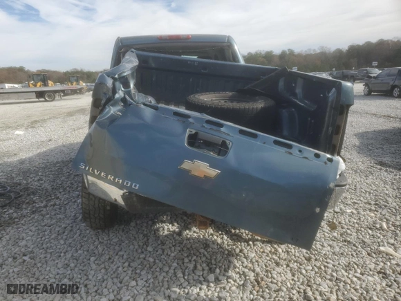 2007 Chevrolet Silverado 1500 LT w/1LT with VIN 2GCEC13C671661541, listed as a Copart auction lot 84800614 with 263,248 mi miles and Non Repairable. Bid and sale history available at carsss.com. Image 6.