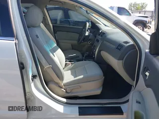 2011 Ford Fusion SE with VIN 3FAHP0HG3BR140455, listed as a IAAI auction lot 42020910 with 90,916 mi miles. Bid and sale history available at carsss.com. Image 5.