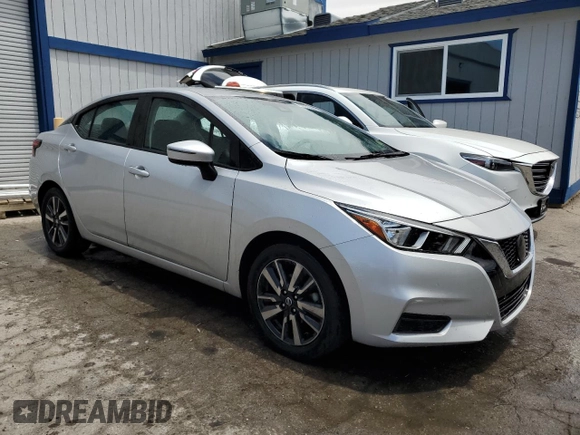 2021 Nissan Versa SV z VIN 3N1CN8EV0ML843015, wystawiony jako Copart lot #58406775 z przebiegiem 87 979 mil mil oraz Czysty tytuł • Clean title. Historia ofert i sprzedaży dostępna na DreamBid. Obrazek 4.