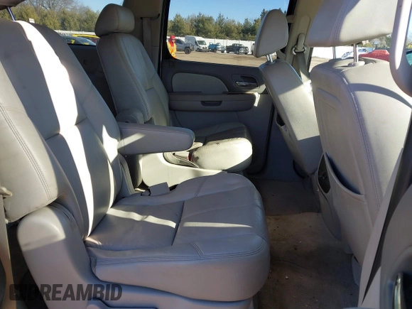 2008 Chevrolet Suburban Commercial with VIN 1GNFK163X8J134555, listed as a IAAI auction lot 41405739 with 205,810 mi miles. Bid and sale history available at carsss.com. Image 8.