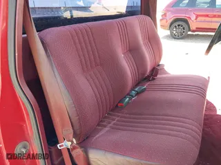 1989 Chevrolet C/K 1500 with VIN 1GCDC14K3KZ252768, listed as a IAAI auction lot 39352514 with 158,435 mi miles. Bid and sale history available at carsss.com. Image 8.