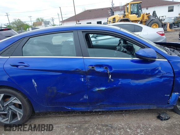 2024 Hyundai Elantra SEL z VIN KMHLS4DG2RU750734, wystawiony jako IAAI lot #42266873 z przebiegiem 6 255 mil mil oraz . Historia ofert i sprzedaży dostępna na DreamBid. Obrazek 13.