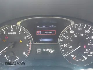 2015 Nissan Pathfinder SL with VIN 5N1AR2MM3FC601523, listed as a IAAI auction lot 42782702 with 166,956 mi miles and . Bid and sale history available at DreamBid. Image 7.