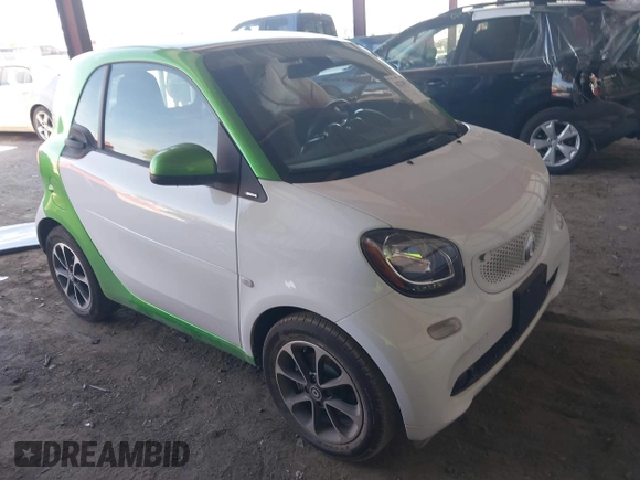2017 Smart fortwo Pure z VIN WMEFJ9BA8HK231165, wystawiony jako IAAI lot #42238753 z przebiegiem 31 242 mil mil oraz . Historia ofert i sprzedaży dostępna na DreamBid. Obrazek 1.