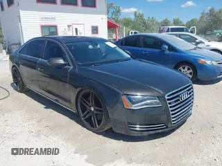 2011 Audi A8 z VIN WAURVAFDXBN004665, wystawiony jako IAAI lot #41608989 z przebiegiem 109 841 mil mil oraz . Historia ofert i sprzedaży dostępna na DreamBid. Obrazek 1.