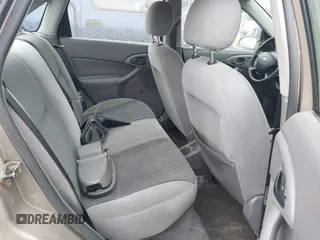 2003 Ford Focus LX z VIN 1FAFP33P83W271153, wystawiony jako IAAI lot #42360855 z przebiegiem 178 711 mil mil oraz . Historia ofert i sprzedaży dostępna na DreamBid. Obrazek 8.