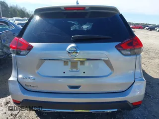 2020 Nissan Rogue SV with VIN JN8AT2MT1LW033932, listed as a IAAI auction lot 41675781 with 67,419 mi miles and . Bid and sale history available at carsss.com. Image 17.