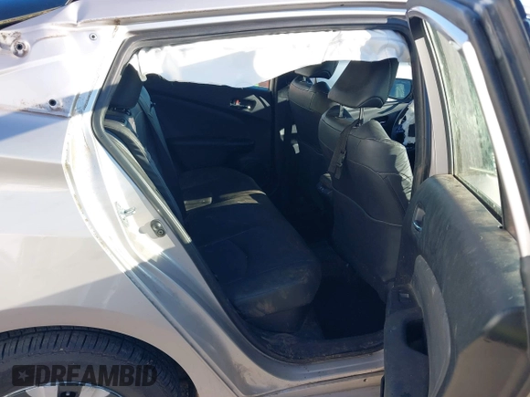2020 Toyota Prius LE z VIN JTDKARFP6L3145576, wystawiony jako IAAI lot #41009752 z przebiegiem 35 375 mil mil oraz . Historia ofert i sprzedaży dostępna na DreamBid. Obrazek 8.