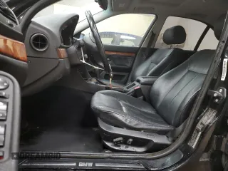 2001 BMW 5 Series 525i z VIN WBADT43441GX23709, wystawiony jako Copart lot #56279355 z przebiegiem 150 964 mil mil oraz Czysty tytuł • Clean title. Historia ofert i sprzedaży dostępna na DreamBid. Obrazek 7.