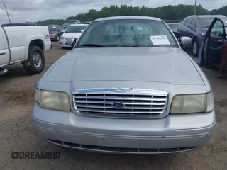 2000 Ford Crown Victoria Police Interceptor с VIN 2FAFP71W0YX183498, выставлен на аукционе IAAI как лот 42388246 с пробегом 250 591 миль миль и . История ставок и продаж доступна на DreamBid. Изображение 6.