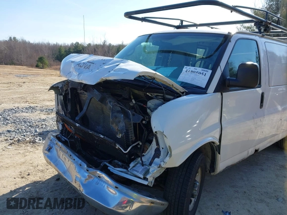 2007 GMC Savana Cargo with VIN 1GTGG25V771121736, listed as a IAAI auction lot 41805051 with 256,805 mi miles. Bid and sale history available at carsss.com. Image 6.