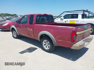 2002 Nissan Frontier XE z VIN 1N6DD26S62C316477, wystawiony jako IAAI lot #42835435 z przebiegiem 242 009 mil mil oraz . Historia ofert i sprzedaży dostępna na DreamBid. Obrazek 3.