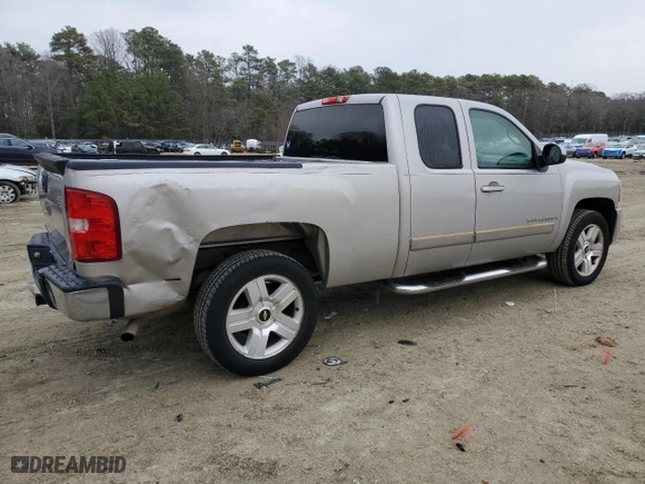 2008 Chevrolet Silverado 1500 LT w/1LT with VIN 2GCEC19J681146076, listed as a Copart auction lot 46547305 with 204,212 mi miles and Clean Title. Bid and sale history available at carsss.com. Image 3.