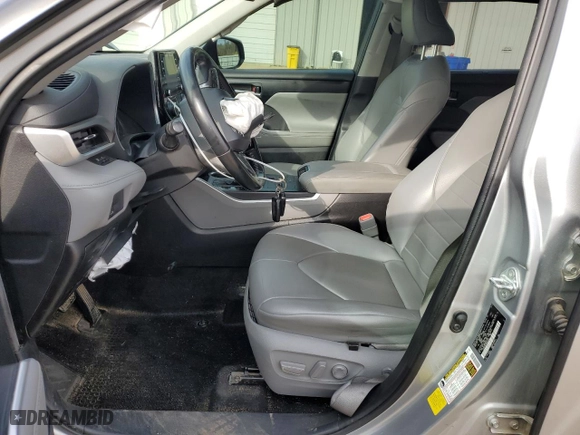 2021 Toyota Highlander XLE with VIN 5TDGZRAH4MS035253, listed as a Copart auction lot 47114645 with 119,958 mi miles and Salvage Title. Bid and sale history available at carsss.com. Image 7.