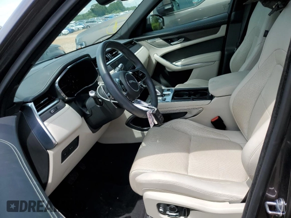 2021 Jaguar F-Pace R-Dynamic S z VIN SADCT2FU3MA672861, wystawiony jako Copart lot #60349655 z przebiegiem 44 336 mil mil oraz Szkoda całkowita • Salvage title. Historia ofert i sprzedaży dostępna na DreamBid. Obrazek 7.