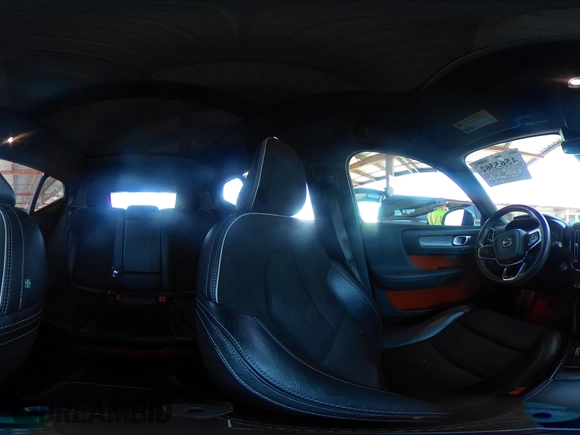 2019 Volvo XC40 Momentum с VIN YV4162XZ5K2016041, выставлен на аукционе IAAI как лот 42565362 с пробегом 112 329 миль миль и . История ставок и продаж доступна на DreamBid. Изображение 17.