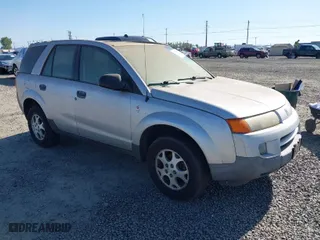 2003 Saturn VUE with VIN 5GZCZ63B63S858390, listed as a IAAI auction lot 41705563 with 121,576 mi miles. Bid and sale history available at carsss.com. Image 1.